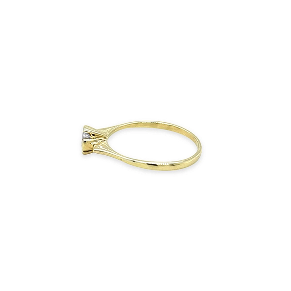 Verlobungsring aus Gold mit kubischem Zirkon