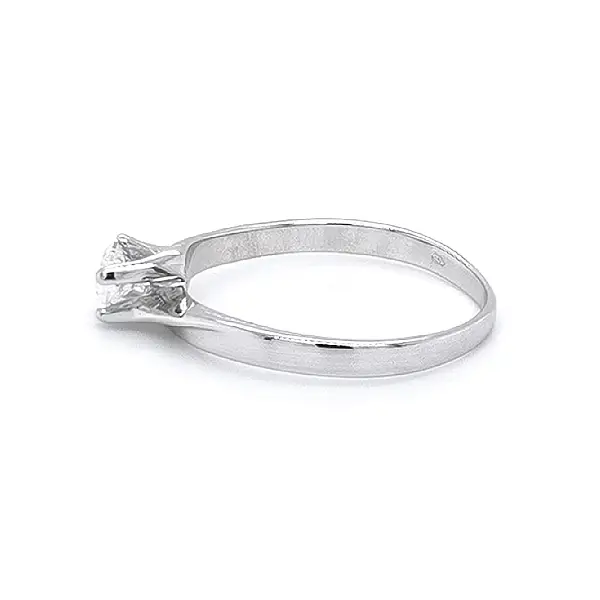 Verlobungsring mit Zirkon aus Weißgold