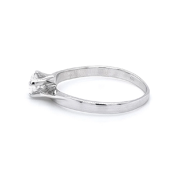 Verlobungsring mit Zirkon aus Weißgold