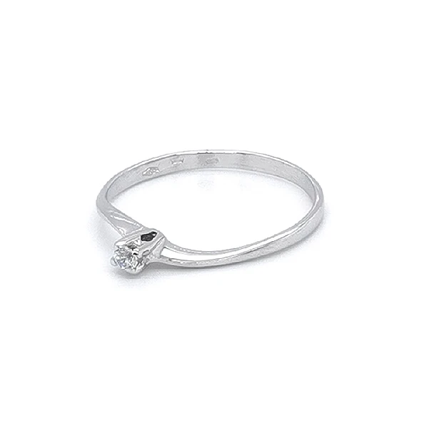 Verlobungsring mit Zirkon aus Weißgold