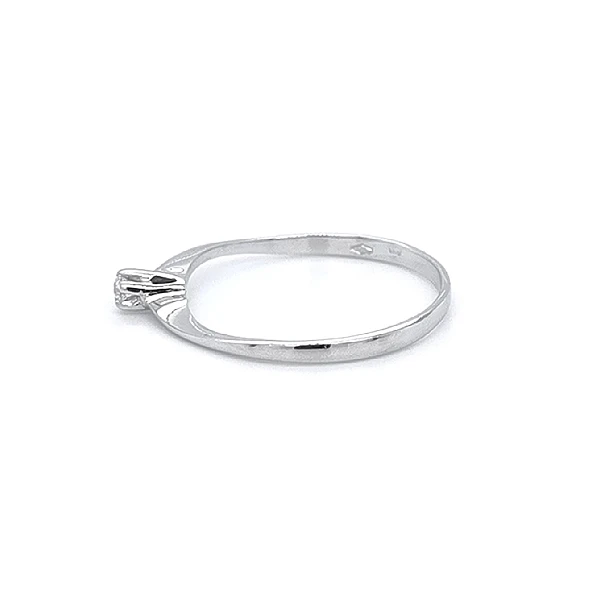 Verlobungsring mit Zirkon aus Weißgold