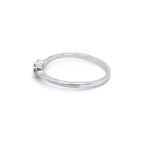 Ring mit Zirkonen aus Weißgold