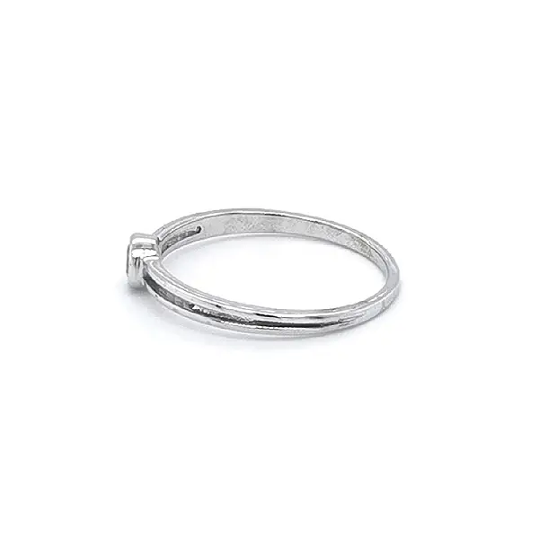 Verlobungsring mit Zirkon aus Weißgold