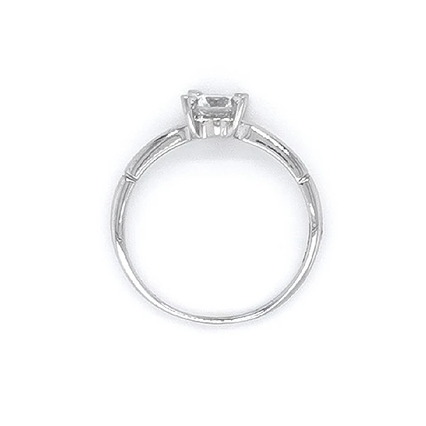 Verlobungsring mit Zirkon aus Weißgold