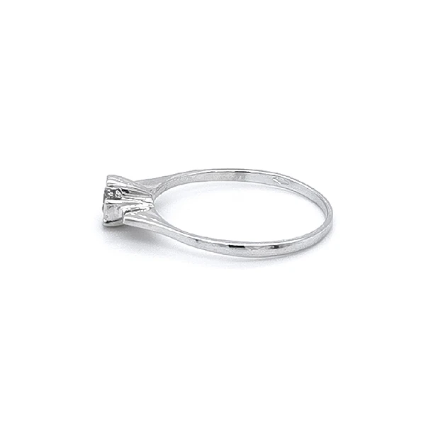 Verlobungsring mit Zirkon aus Weißgold