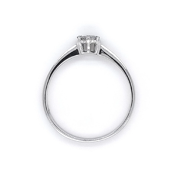 Ring mit Zirkonen aus Weißgold