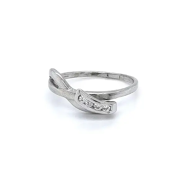 Ring mit Zirkonen aus Weißgold