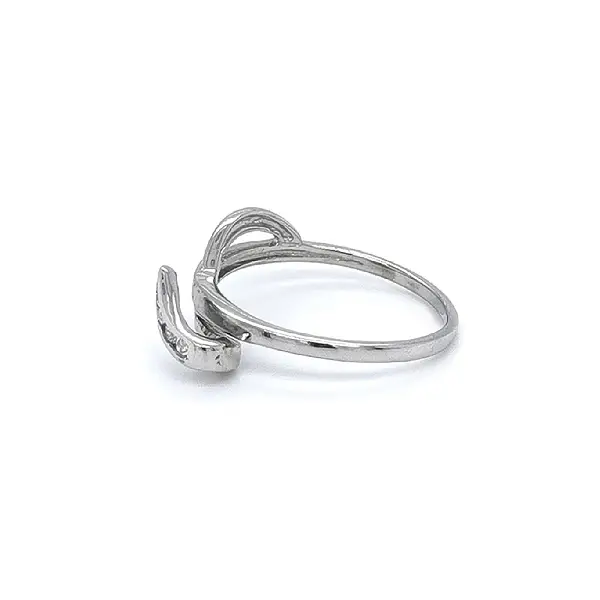 Ring mit Zirkonen aus Weißgold