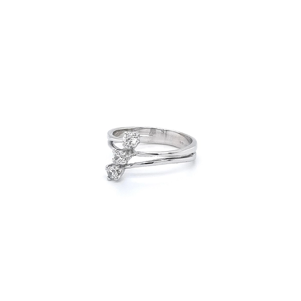 Ring mit Zirkonen aus Weißgold