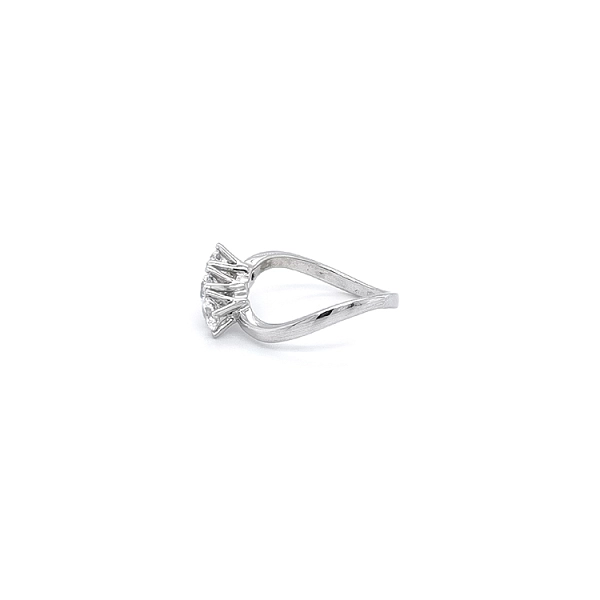 Ring mit Zirkonen aus Weißgold