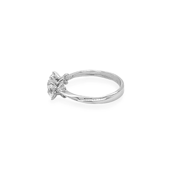 Goldring mit Zirkonen