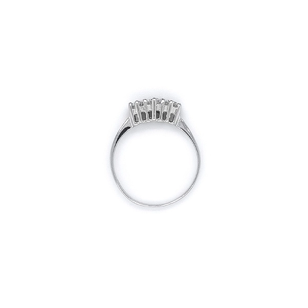 Ring mit Zirkonen aus Weißgold