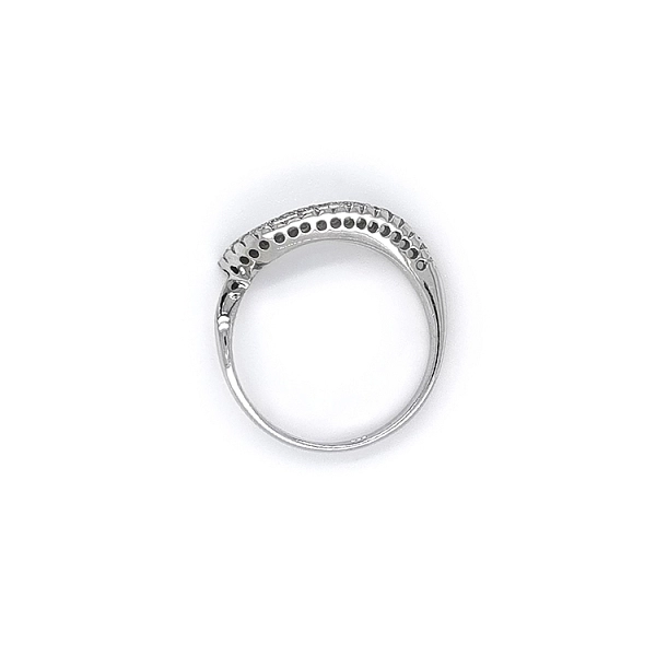 Ring mit Zirkonen aus Weißgold