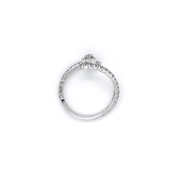 Ring mit Zirkonen aus Weißgold