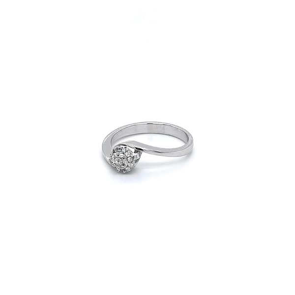 Ring mit Zirkonen aus Weißgold
