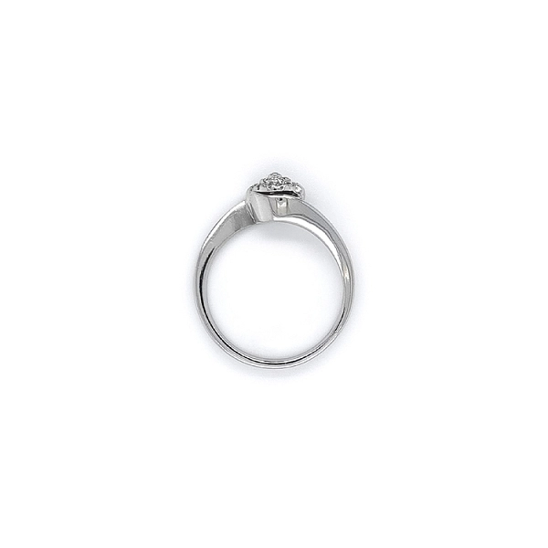 Ring mit Zirkonen aus Weißgold