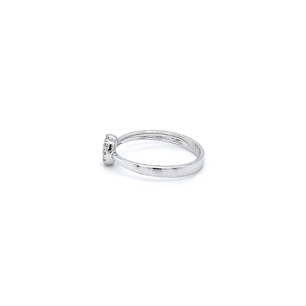 Ring mit Zirkonen aus Weißgold