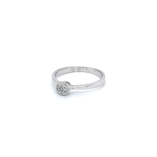Ring mit Zirkonen aus Weißgold