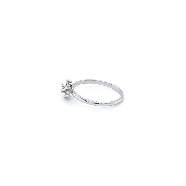 Ring mit Zirkonen aus Weißgold