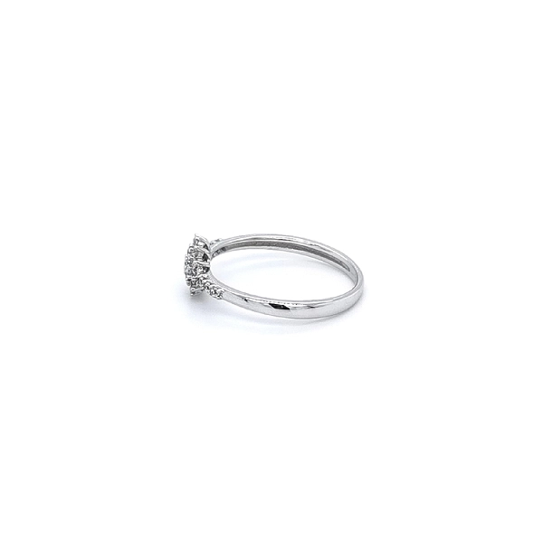 Ring mit Zirkonen aus Weißgold