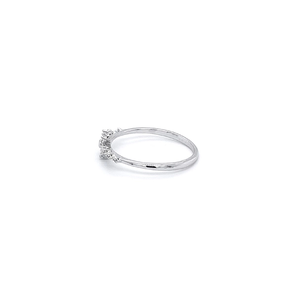 Ring mit Zirkonen aus Weißgold
