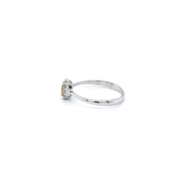 Ring mit Citrin aus Weißgold