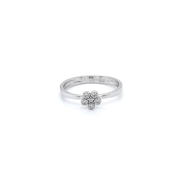 Ring mit Zirkonen aus Weißgold