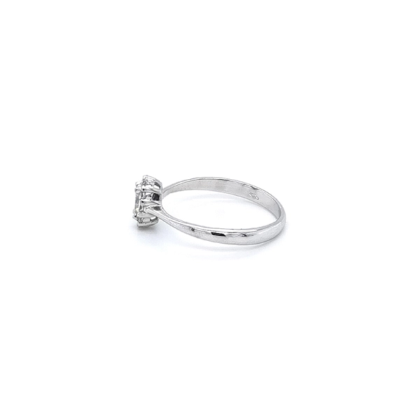 Ring mit Zirkonen aus Weißgold