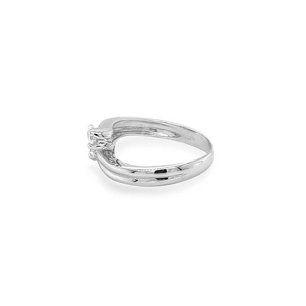 Goldring mit Zirkonen