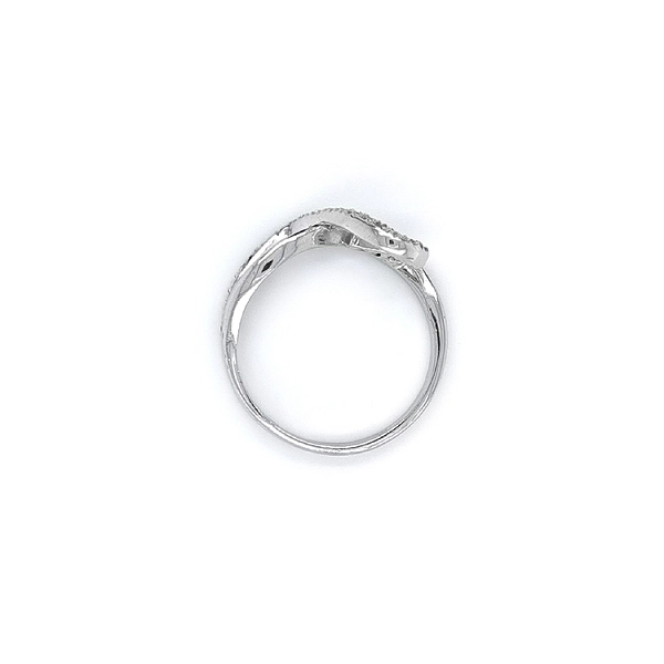 Ring mit Zirkonen aus Weißgold