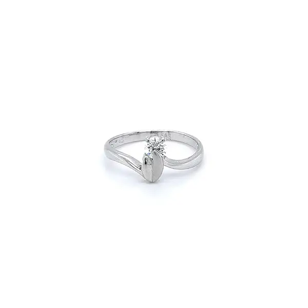 Ring mit Zirkon aus Weißgold