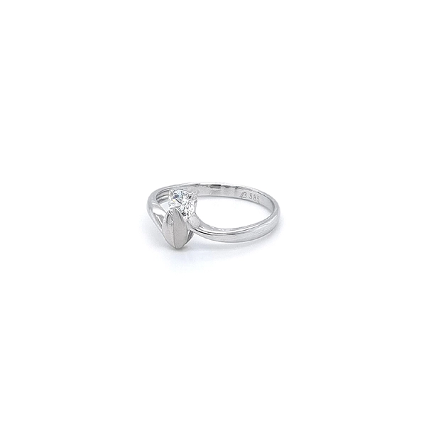 Ring mit Zirkon aus Weißgold