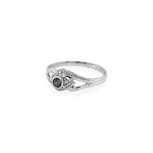 Goldring mit schwarzem Stein