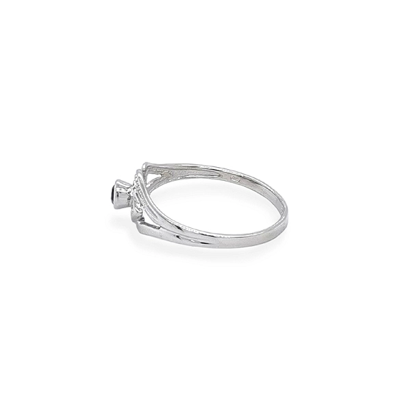 Goldring mit schwarzem Stein