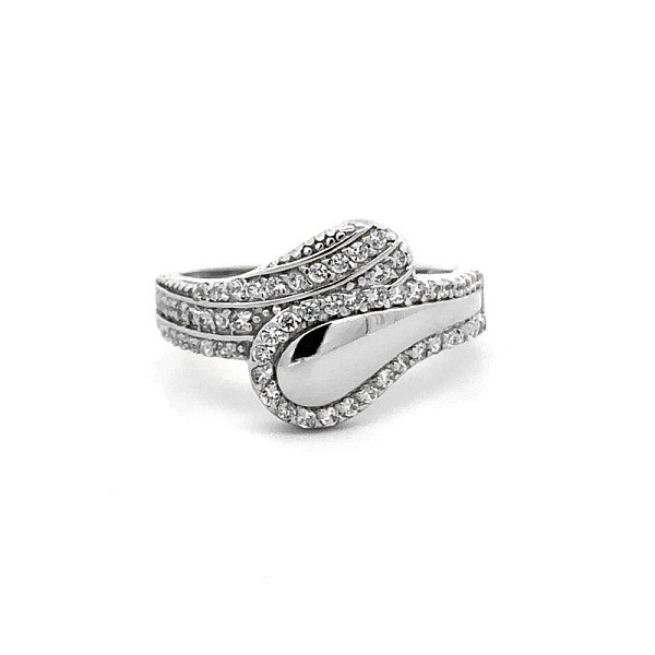 Ring mit Zirkonen aus Weißgold