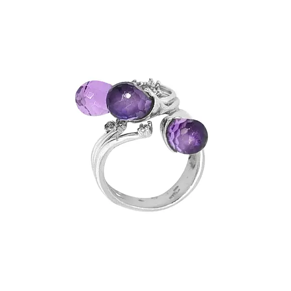 Ring mit Amethyst aus Weißgold