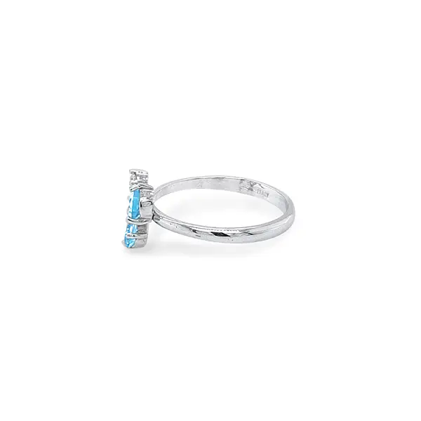 Goldring mit farbigen Steinen