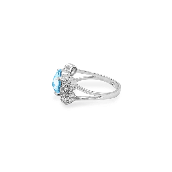 Goldring mit farbigen Steinen