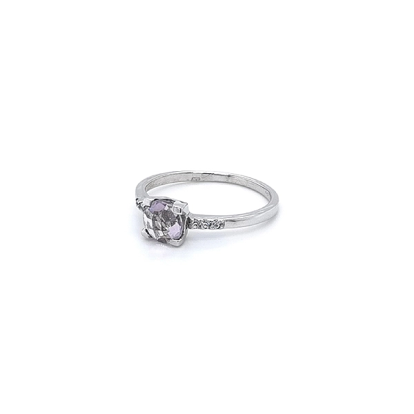 Ring mit Amethyst aus Weißgold