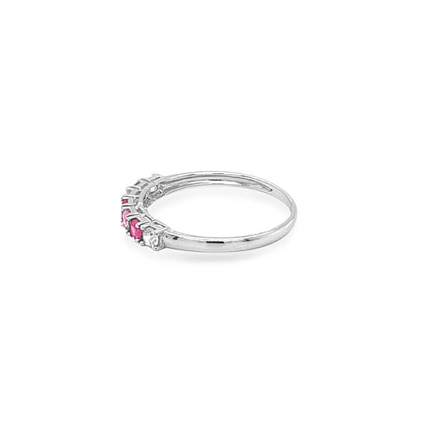 Goldring mit farbigen Steinen