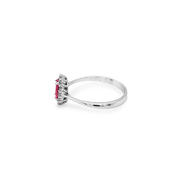 Goldring mit farbigen Steinen