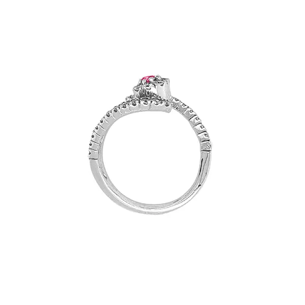 Goldring mit farbigen Steinen