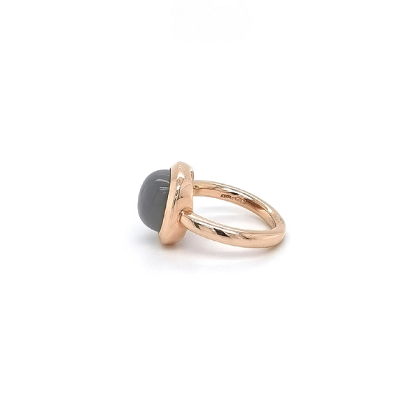 Goldring mit grauem Stein