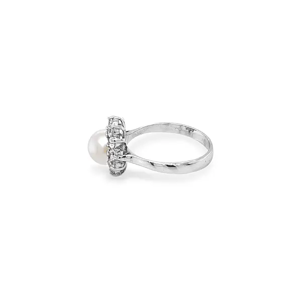 Goldring mit Perle und Zirkonen