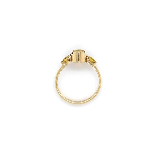 Goldring mit gelbem Stein