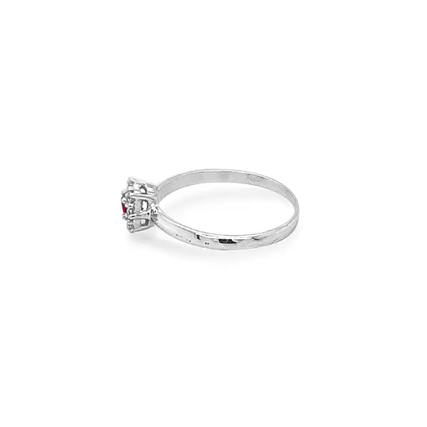 Goldring mit farbigen Steinen