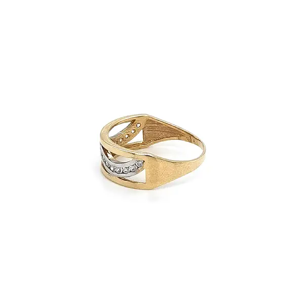 Ring mit Zirkonias in Gold-Kombination