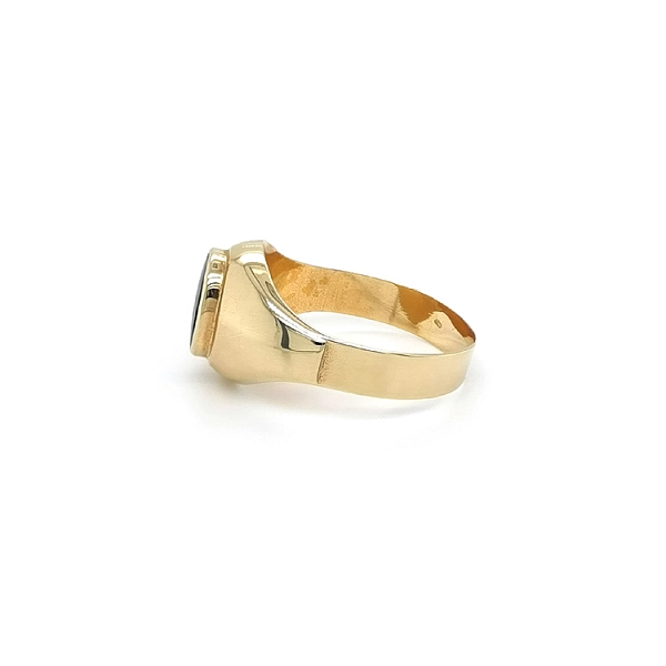 Goldring mit Onyx