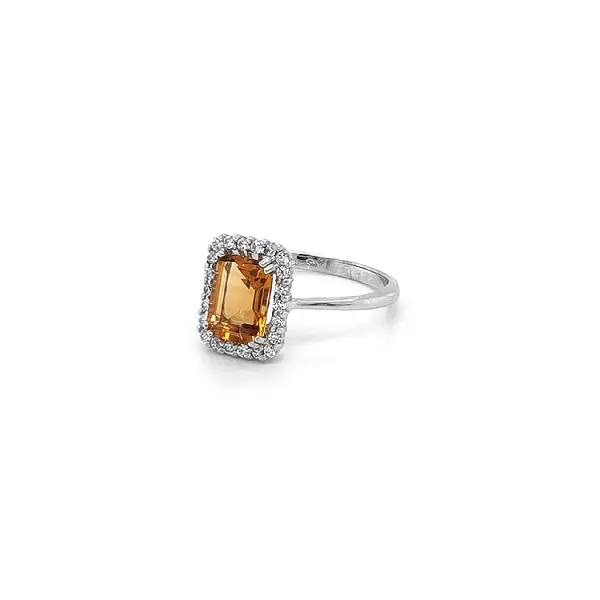 Ring mit orangefarbenem Stein in Weißgold