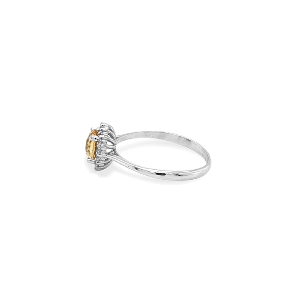 Goldring mit farbigen Steinen